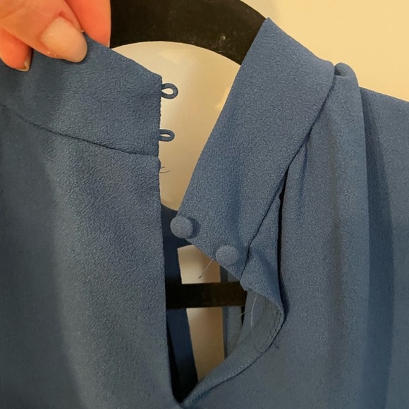 1.STATE Mock-neck Keyhole Top Medium/ Blue semi-sheer sleeves - Picture 8 of 8